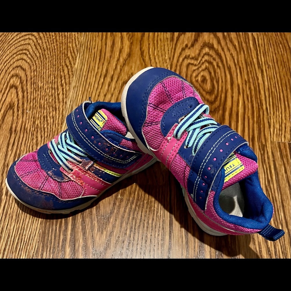 Girls size 8.5 Tsukihashi sneakers